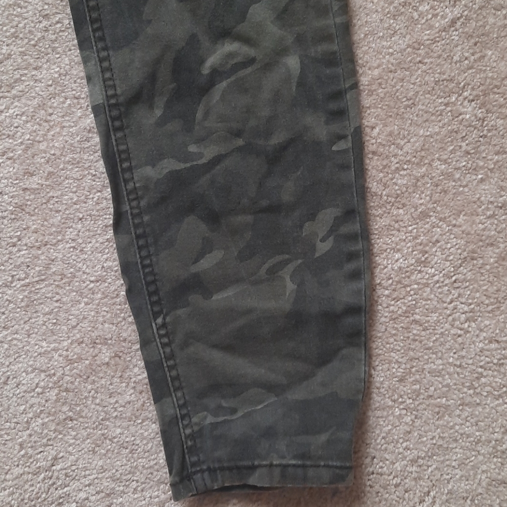 Pants - Picture 4 of 6